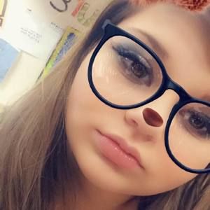 Meet your Posher, Dena